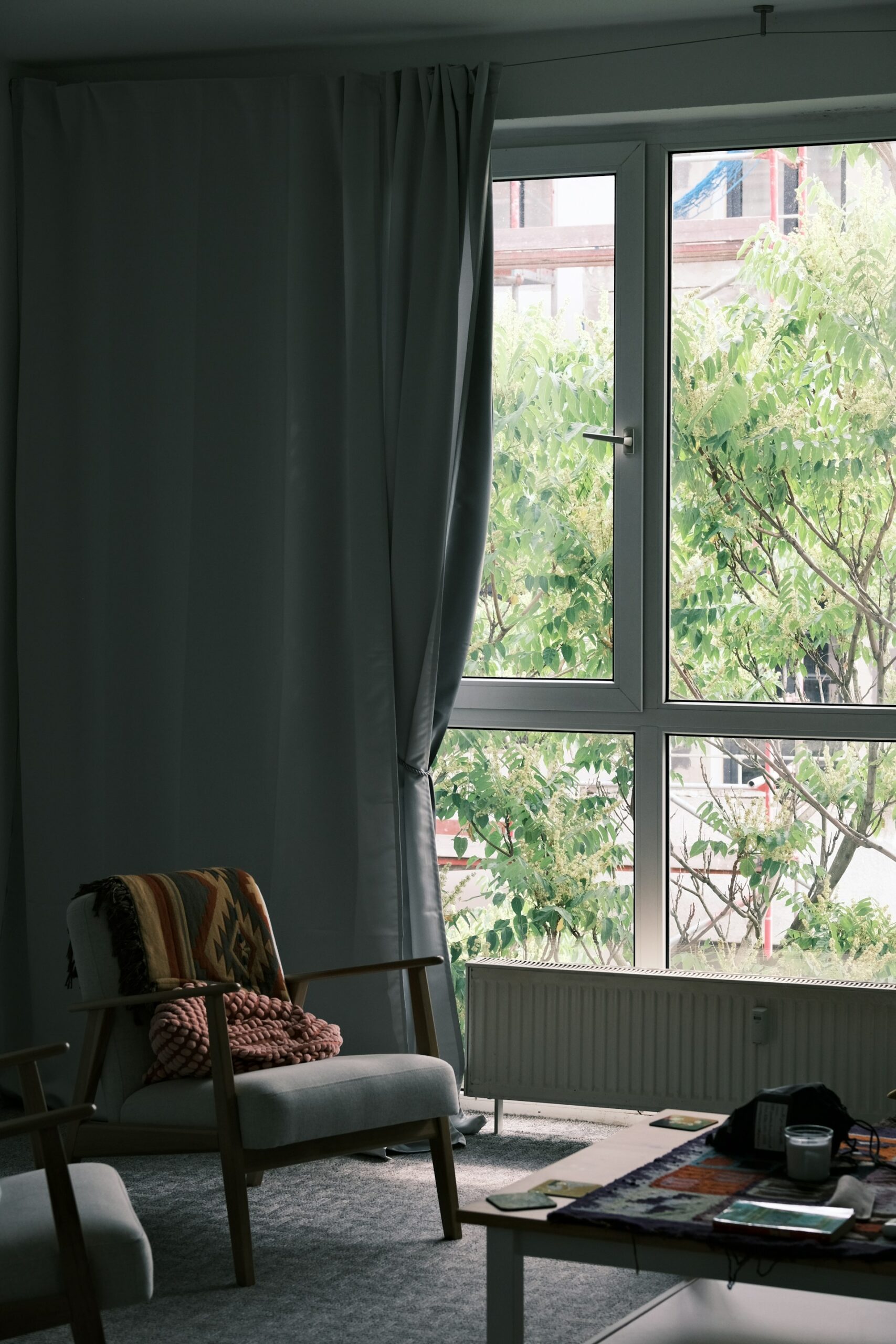 Keindahan Diam dalam Kesibukan Sehari-hari